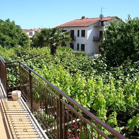 Ines Апартаменты *