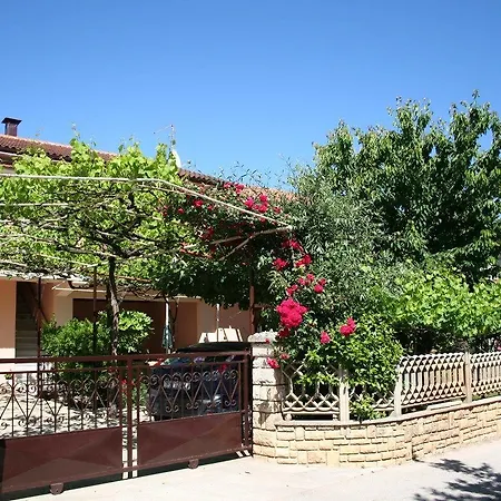 Ines Апартаменты *